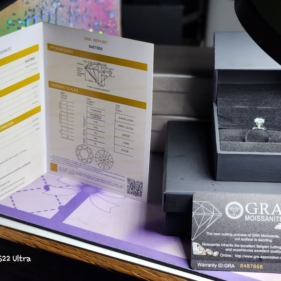 NWT Stunning 1ct Moissanite Engagement Ring w/Paperwork - Picture 13 of 17